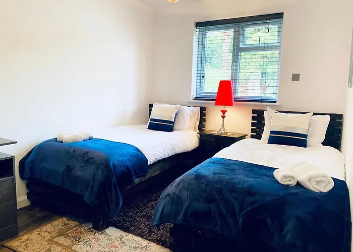 5 Bedroom Bungalow Ascot Racecourse