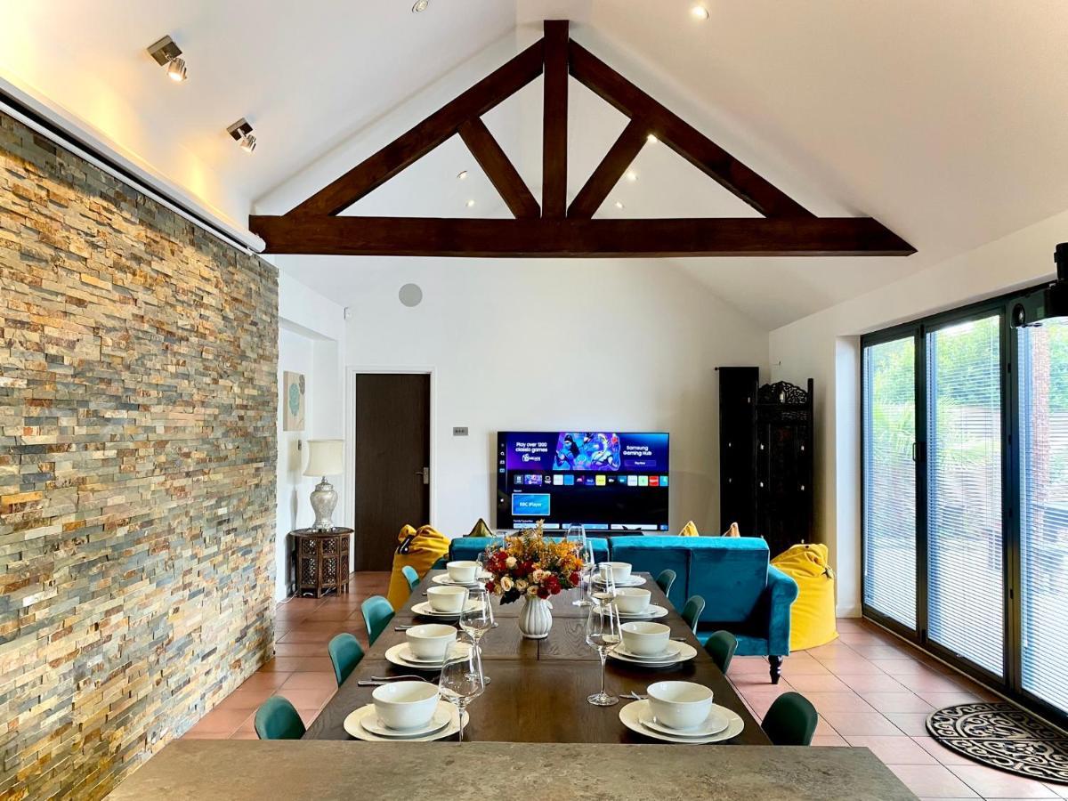 5 Bedroom Ascot Racecourse Villa