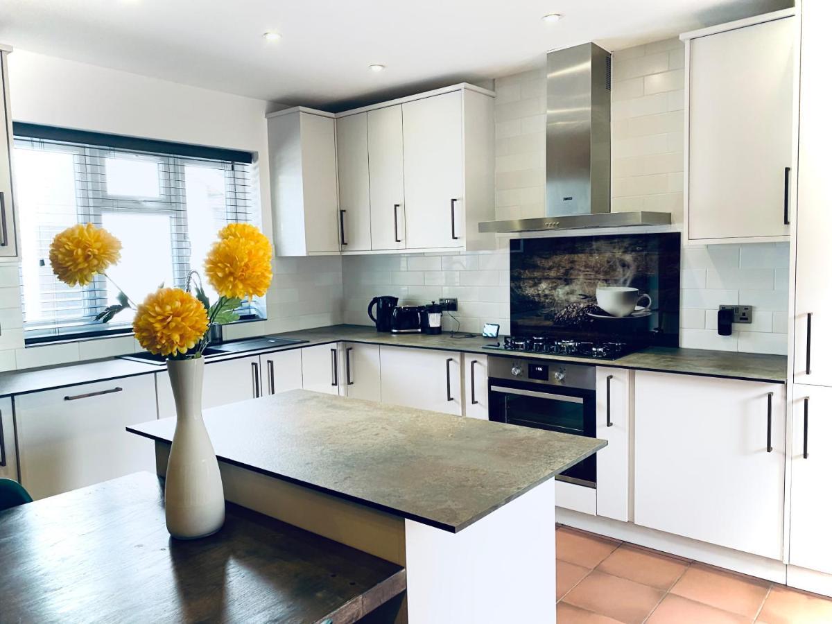5 Bedroom Ascot Racecourse *