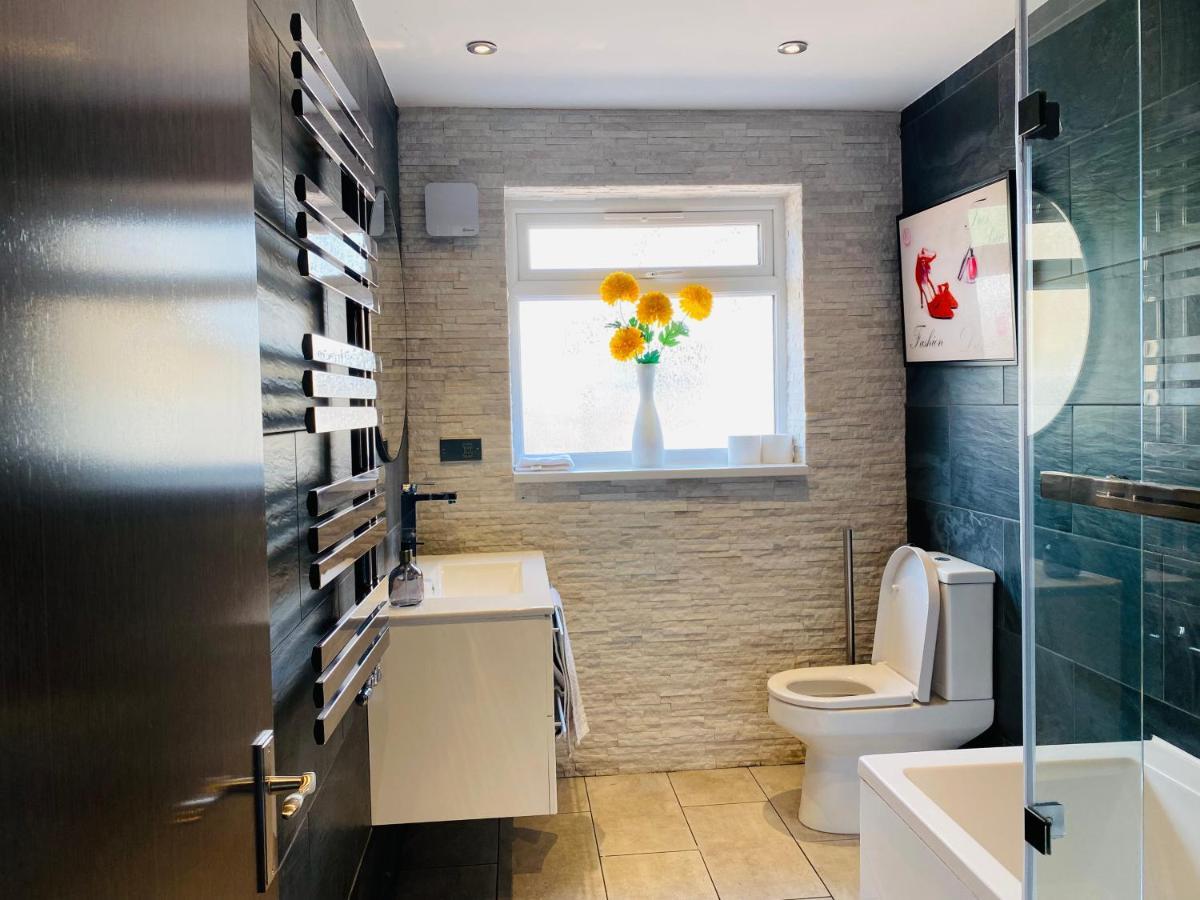 Villa 5 Bedroom Ascot Racecourse
