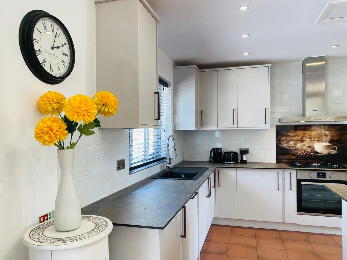 5 Bedroom Ascot Racecourse * Ascot (Berkshire)